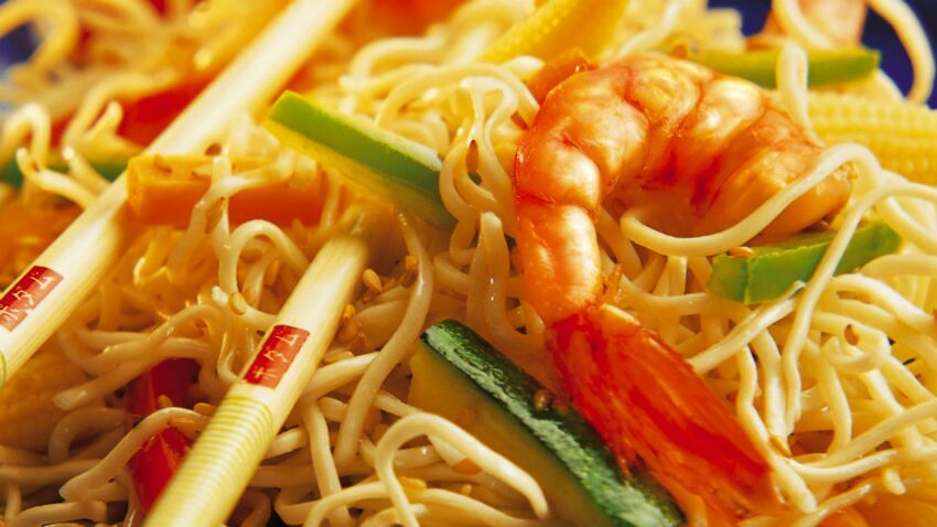 Pâtes chinoises aux crevettes rapide : découvrez les recettes de