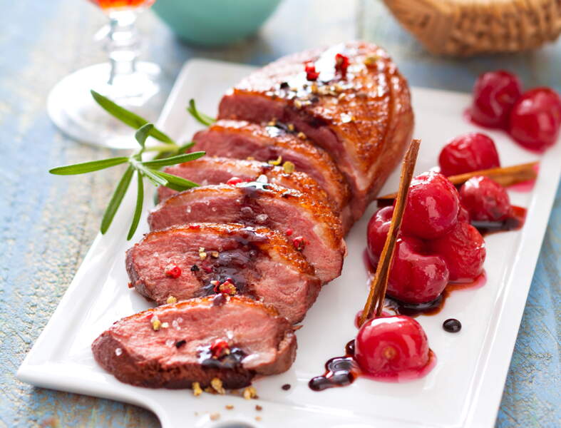 Tous les secrets de cuisson du magret de canard, et nos recettes pour changer de la dinde à Noël 