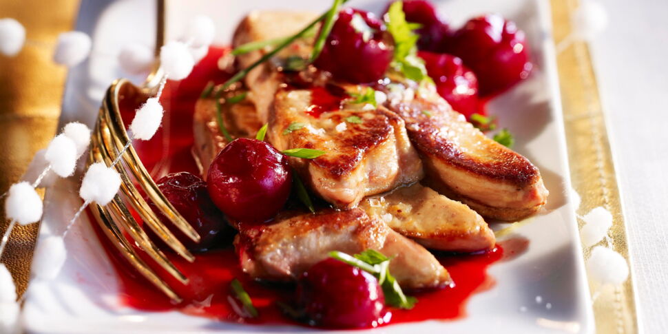 Foie gras poêlé, sauce griottes et balsamique rapide : découvrez les