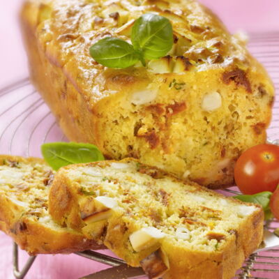 Cake Tomate Mozzarelle Basilic Decouvrez Les Recettes De Cuisine De Femme Actuelle Le Mag