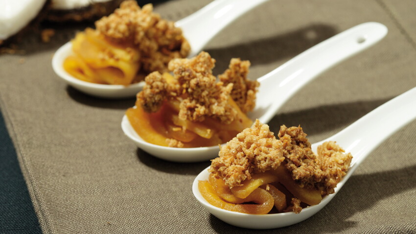 Crumble De Noix De Coco Aux Pommes Et A La Cannelle Decouvrez Les Recettes De Cuisine De Femme Actuelle Le Mag