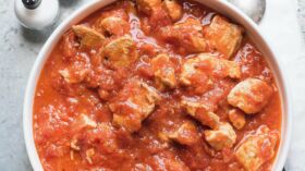 Pâtes complètes au poulet et artichaut, sauce tomate rapide : découvrez les  recettes de cuisine de Femme Actuelle Le MAG
