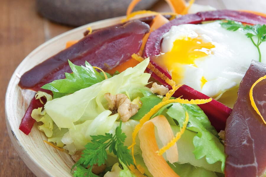 Salade folle : une entrée de fêtes fraîche et gourmande - Femme Actuelle Salade folle : une entrée de fêtes fraîche et gourmande - Femme Actuelle