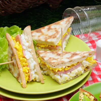 Club sandwich au jambon et œufs mimosa facile et rapide : découvrez les  recettes de cuisine de Femme Actuelle Le MAG