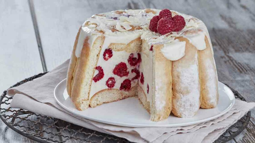 Charlotte Amandes Framboises Decouvrez Les Recettes De Cuisine De Femme Actuelle Le Mag