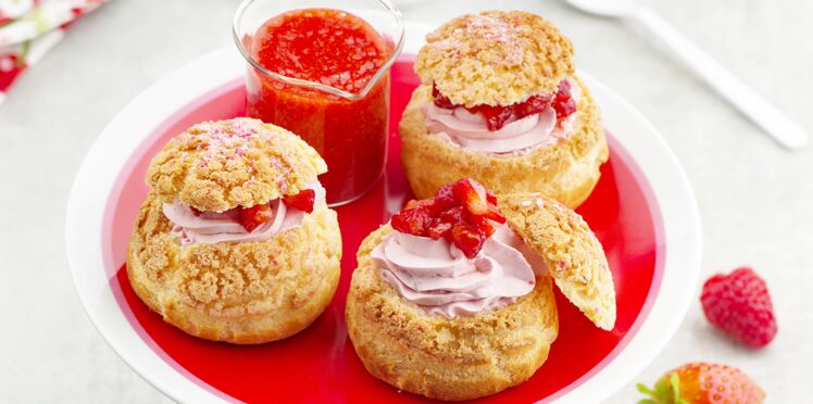 Choux Crème Fouettée Fraises Et Framboises