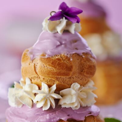 Religieuse Cassis Lavande Decouvrez Les Recettes De Cuisine De Femme Actuelle Le Mag