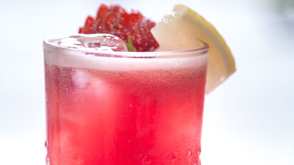 Cocktail fraise rhubarbe sans alcool découvrez les recettes de