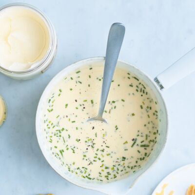 Sauce cheddar et moutarde pour les pâtes-image