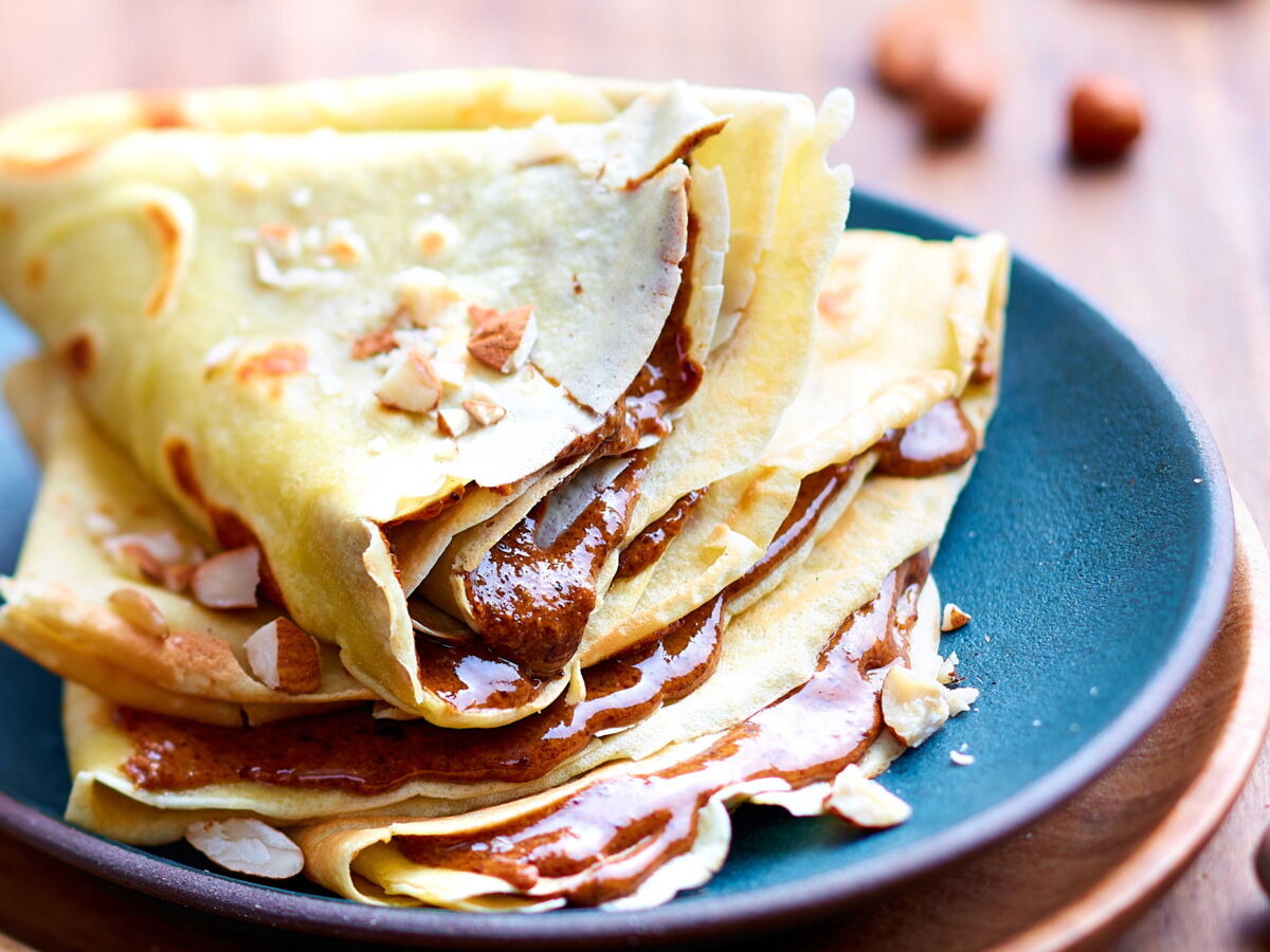 Nos meilleures recettes traditionnelles de crêpes sucrées : Femme Actuelle  Le MAG