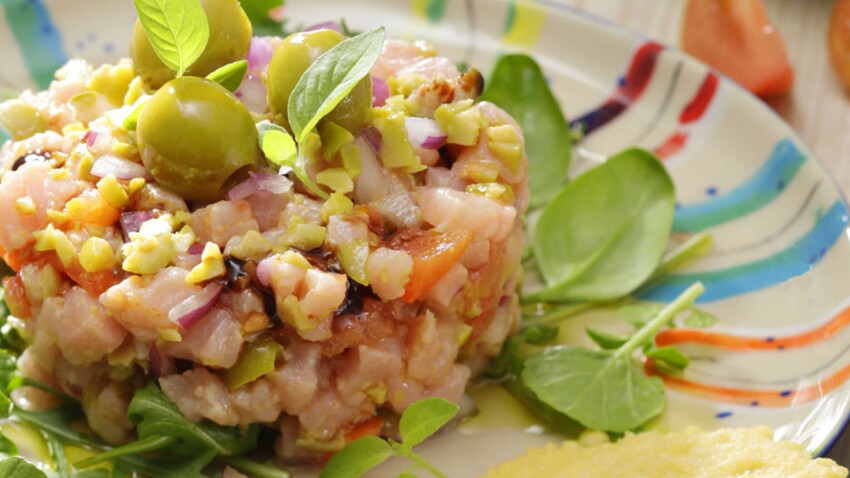 Tartare De Veau Au Condiment D Olives Vertes Tuile Au Manchego Decouvrez Les Recettes De Cuisine De Femme Actuelle Le Mag