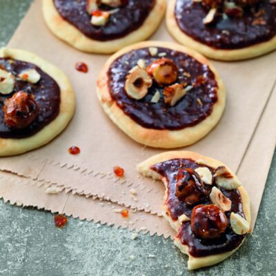 Carrés gourmands chocolat-noisettes rapide : découvrez les recettes de  cuisine de Femme Actuelle Le MAG