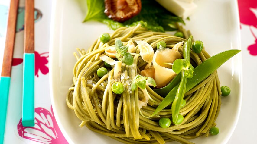 Wok de nouilles de konjac aux légumes sautés rapide : découvrez les  recettes de cuisine de Femme Actuelle Le MAG
