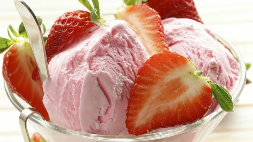 Glace Au Yaourt Et Aux Fraises Decouvrez Les Recettes De Cuisine De Femme Actuelle Le Mag