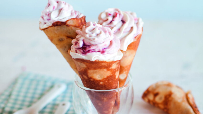 Cornets De Crepes Et Chantilly A La Confiture De Framboise Decouvrez Les Recettes De Cuisine De Femme Actuelle Le Mag