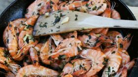 Poêlée asiatique aux crevettes et champignons noirs de Clarisse en Cuisine  - Cookpad