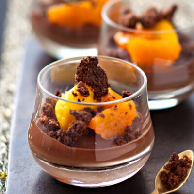 Recette Verrines chocolat, mandarine et crumble - Marie Claire