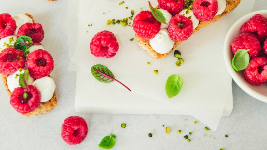 Tartines Aux Framboises Fromage Frais Et Pistaches Decouvrez Les Recettes De Cuisine De Femme Actuelle Le Mag