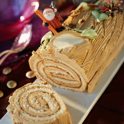 Buche Pralinee Decouvrez Les Recettes De Cuisine De Femme Actuelle Le Mag