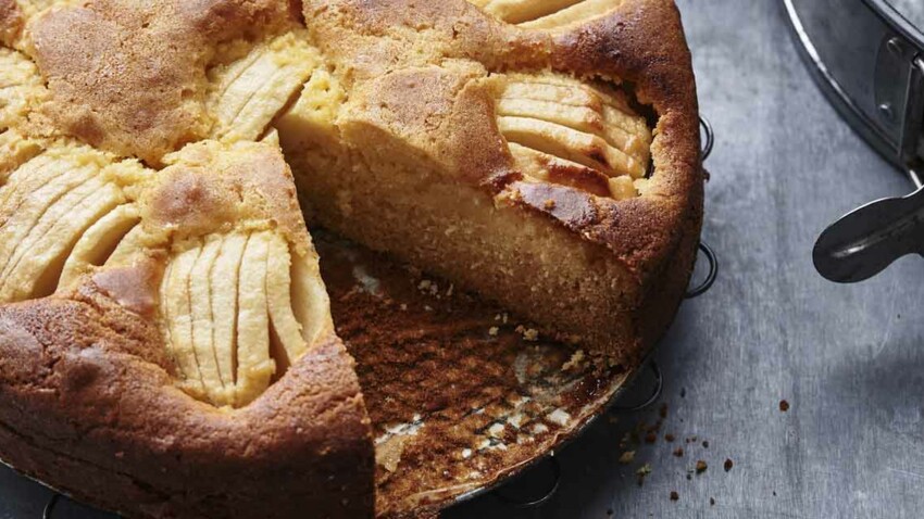 Gateau Aux Pommes Creme Anglaise Au Cidre Decouvrez Les Recettes De Cuisine De Femme Actuelle Le Mag