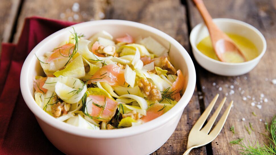 Salade d'endives aux noix, aneth et saumon fumé