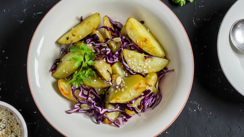 Etouffee De Chou Rouge Et Pommes De Terre Decouvrez Les Recettes De Cuisine De Femme Actuelle Le Mag