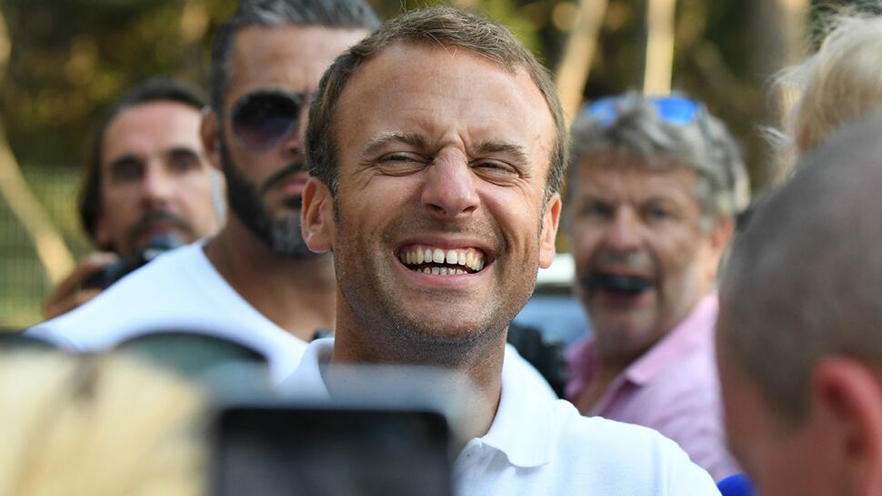 Après la polémique sur la piscine de Brégançon, Emmanuel Macron avoue préférer "mille fois la mer"