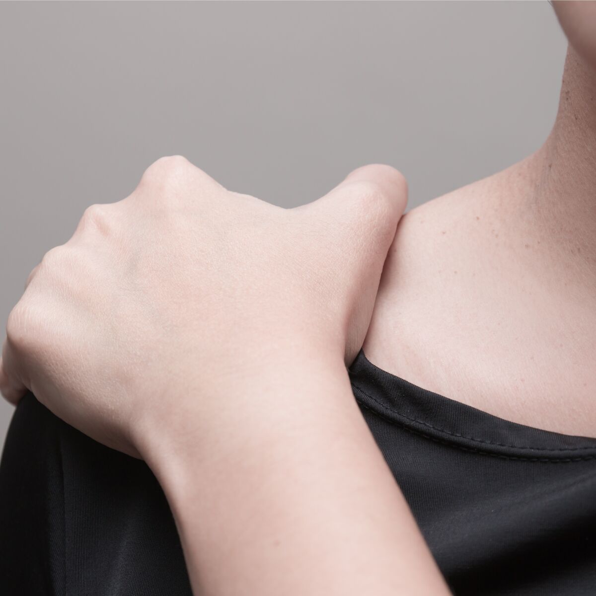 Douleur à l'épaule : 10 causes possibles : Femme Actuelle Le MAG