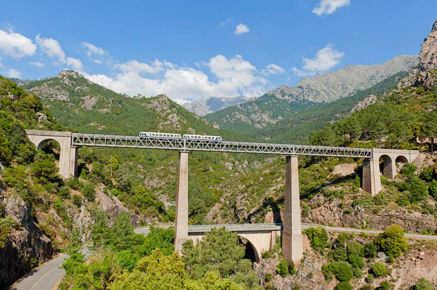 Tour de France des 13 ponts et viaducs d’exception à découvrir Femme