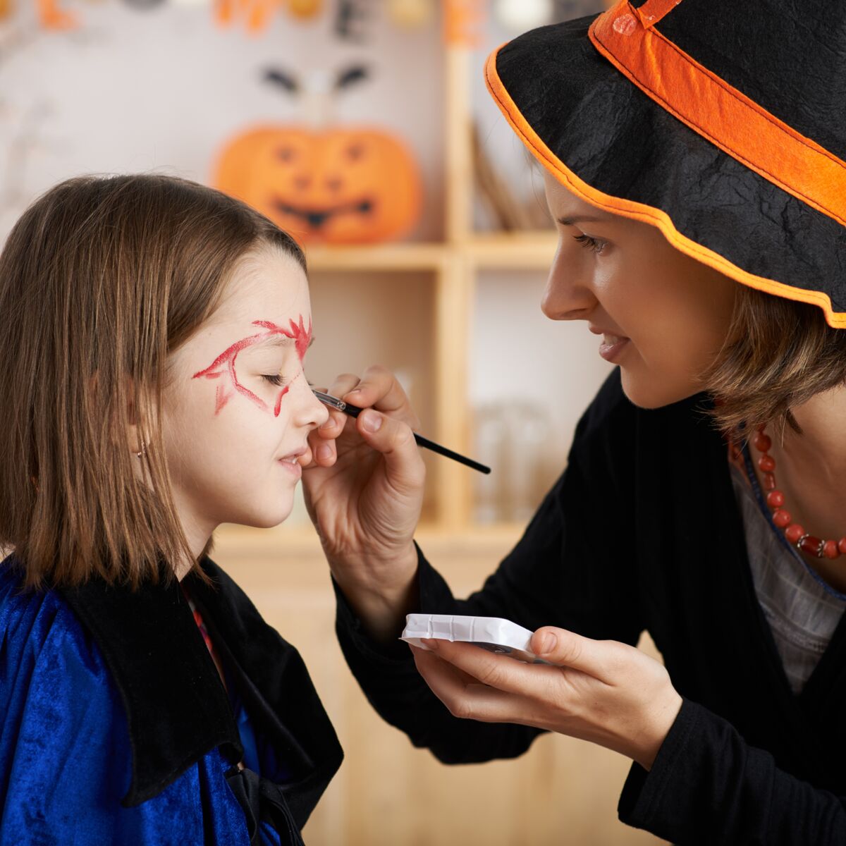 Halloween 10 Maquillages Pour Enfant Faciles A Realiser Femme Actuelle Le Mag