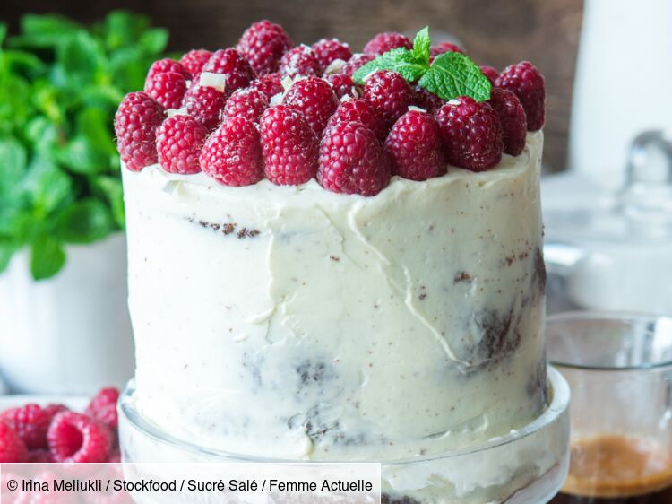 MOULE 15 CM )Layer cake à la framboise et chocolat blanc 