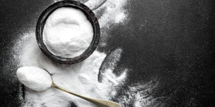 Bicarbonate et acide citrique pour un nettoyant wc maison en pastilles
