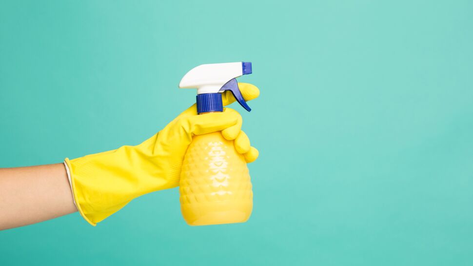 Produit de nettoyage : la recette du désinfectant naturel, anti-calcaire facile et pas cher