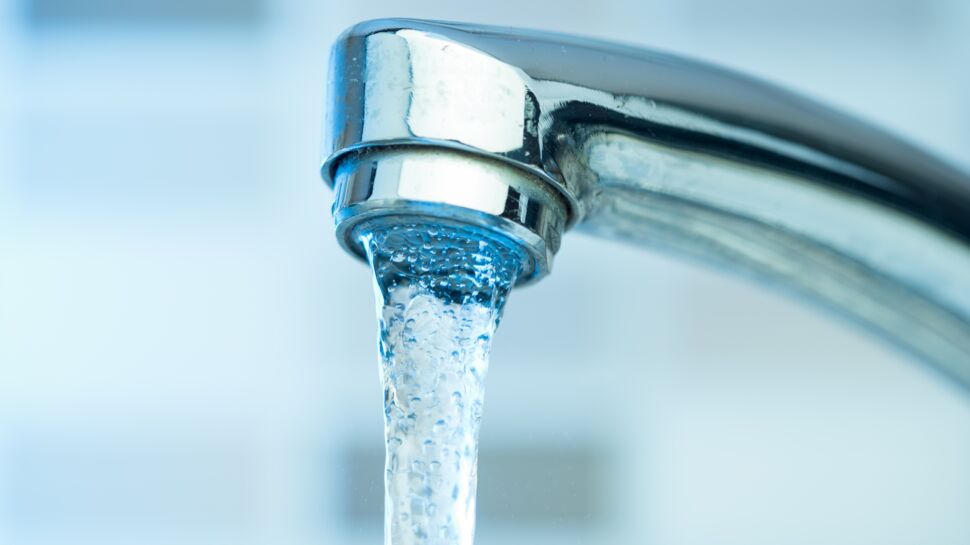 Carafe d'eau filtrante : pourquoi traiter l'eau du robinet ?