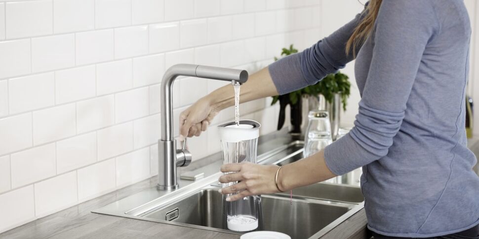 Carafe d'eau filtrante : pourquoi traiter l'eau du robinet ? : Femme  Actuelle Le MAG