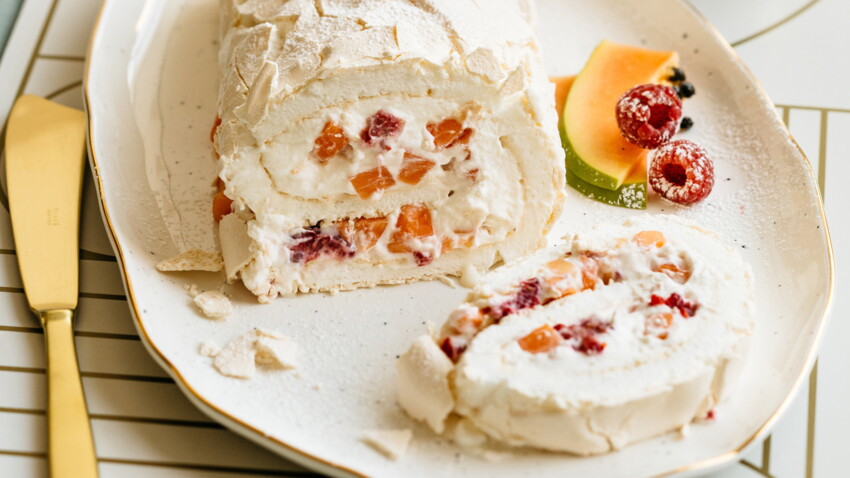 Roule Meringue A La Papaye Et Aux Framboises Decouvrez Les Recettes De Cuisine De Femme Actuelle Le Mag