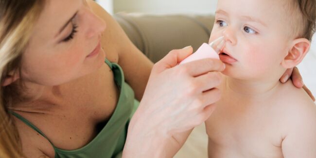 Rhume : l'astuce des professionnels pour déboucher le nez d'un enfant