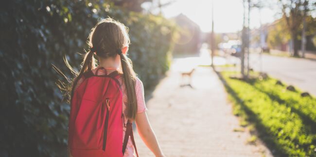 Sécurité routière : 5 conseils pour que mon enfant aille à l'école à pied sans risque