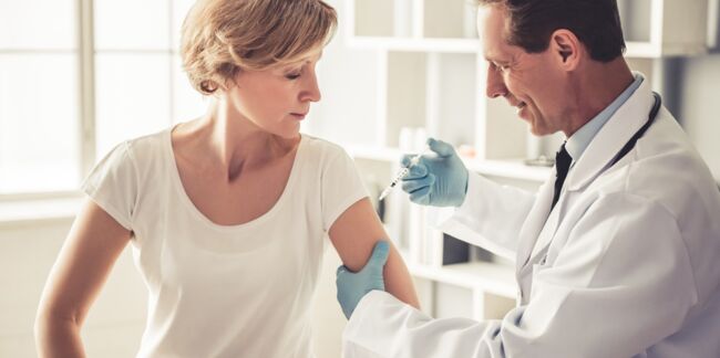 Vaccins, examens, dépistages : quels rendez-vous médicaux à 30, 40 ou 50 ans ?