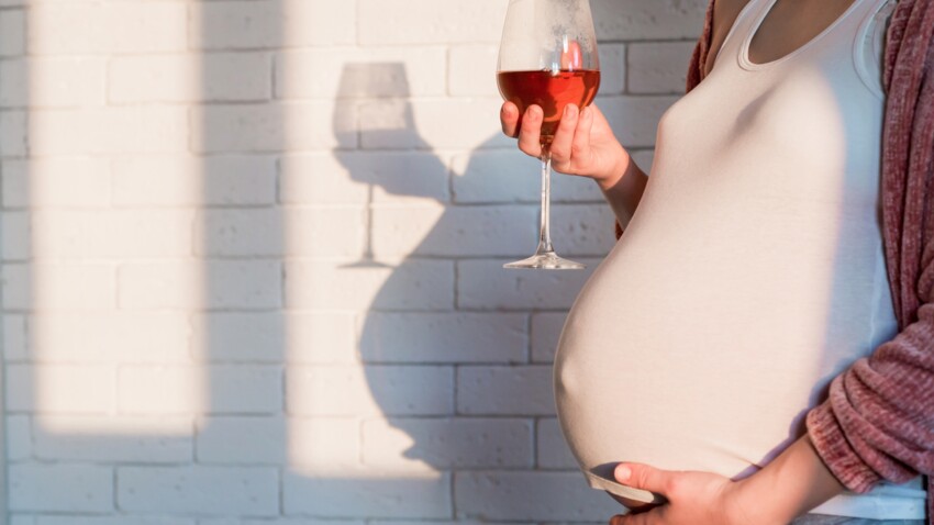Grossesse et alcool : 10 idées reçues sur l’alcoolisation foetale
