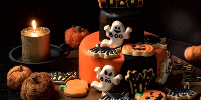 Tuto Halloween : comment décorer un gâteau façon maison hantée