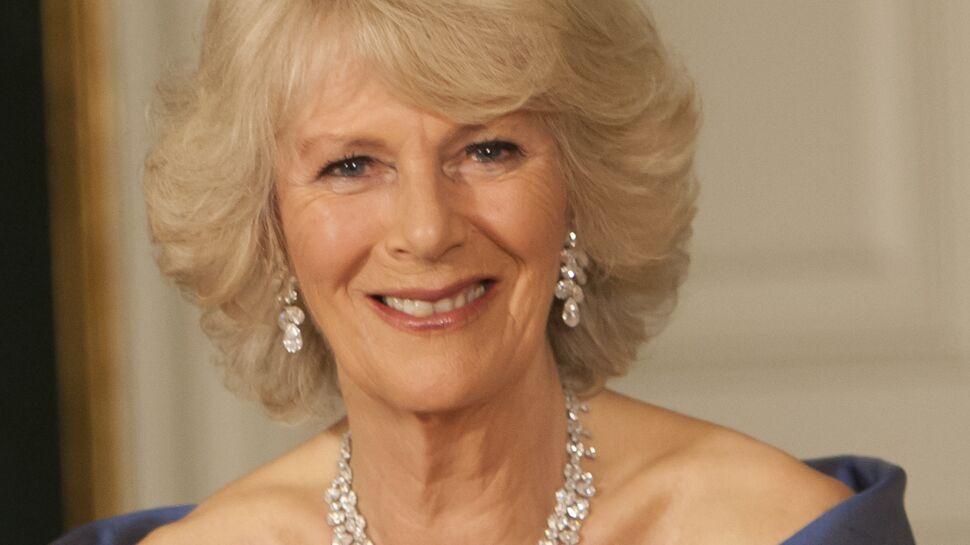 Camilla Parker Bowles : une amie d’enfance balance sur l’épouse du prince Charles, “un vrai aimant à garçons”