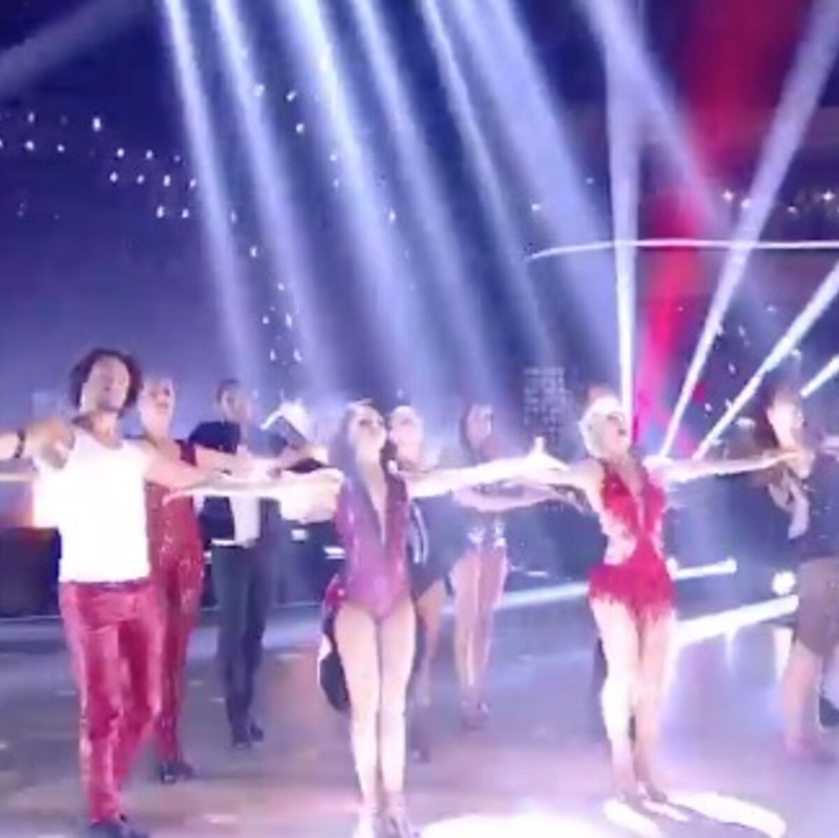 Danse Avec Les Stars Le Salaire Des Danseurs Professionnel Devoile Femme Actuelle Le Mag