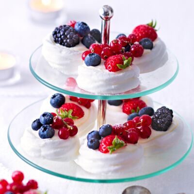 Mini-Pavlovas Aux Fruits Rouges-image