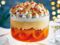 Dessert de Noël original et léger : trifle de poires meringuées en gelée de safran