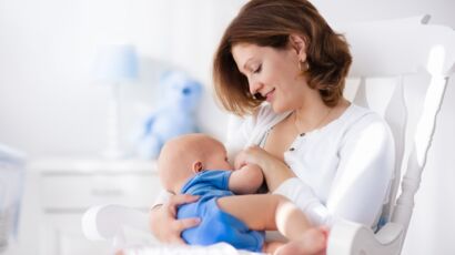 Stimuler la lactation avec les tisanes d'allaitement, ça marche vraiment ?  : Femme Actuelle Le MAG