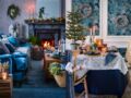 Déco de Noël : une maison en bleu pour les fêtes