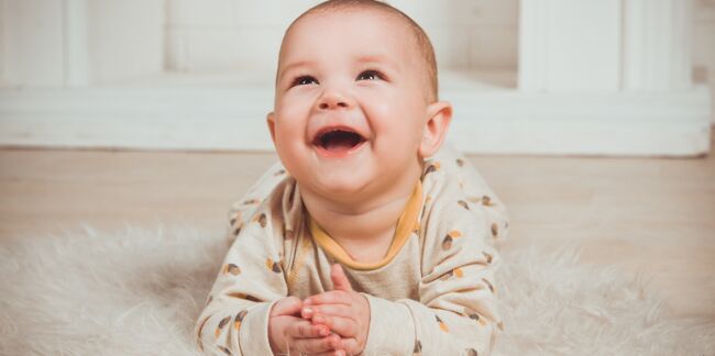Un bébé qui n’arrêtait pas de rire avait en réalité une tumeur au cerveau