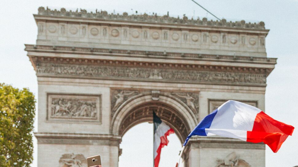 Hervé Ryssen, un militant antisémite, fait la couverture de Paris Match : la une qui fait scandale