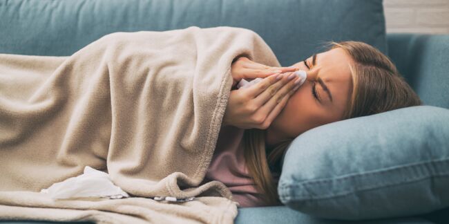 Toux, nez bouché, mal de gorge : 10 remèdes naturels pour soigner les maux de l’hiver